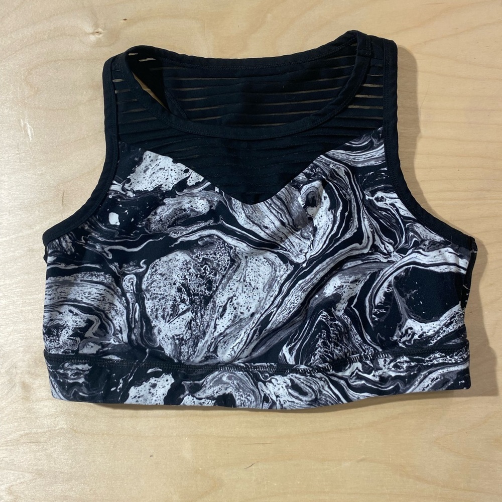 Torrid Black and White Graphic Crop Tank Top Size 1 (MS)